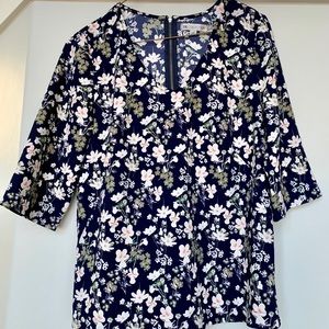Downeast Floral 3/4 sleeve shirt!!